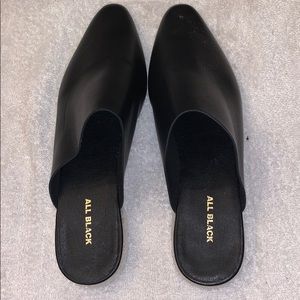 NWOT ALL BLACK Leather Mules with pearl on heels